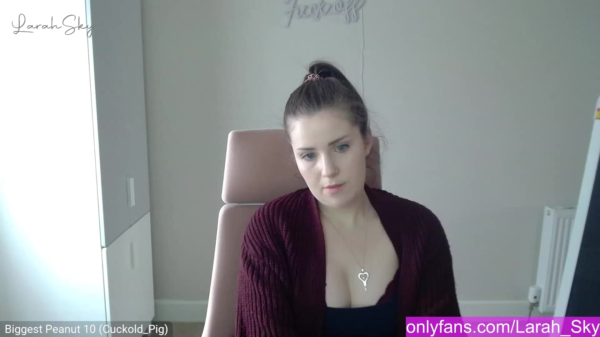 Gallery image thumbnail from Larah_Sky's myfreecams stream on, 02/27/2023, 12:53 image 11 of 20