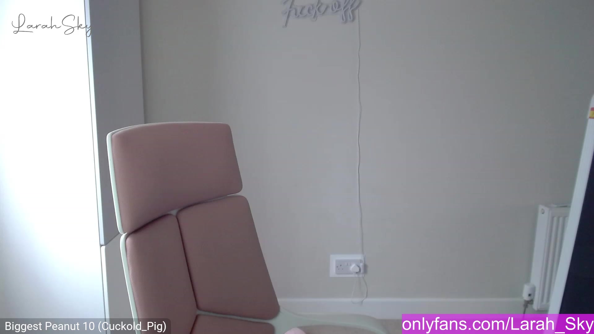 Gallery image thumbnail from Larah_Sky's myfreecams stream on, 02/27/2023, 12:53 image 14 of 20