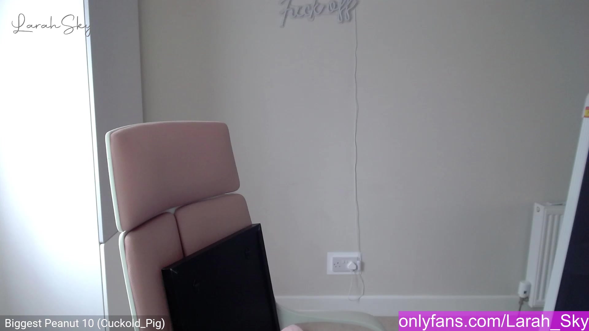Gallery image thumbnail from Larah_Sky's myfreecams stream on, 02/27/2023, 12:53 image 15 of 20