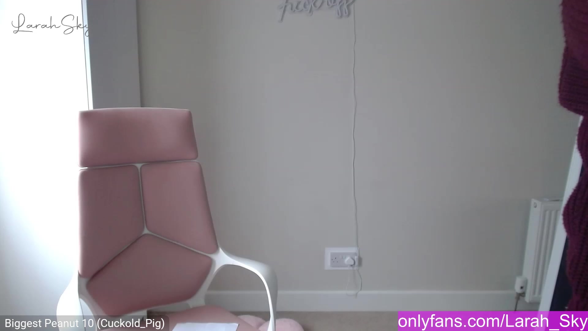 Gallery image thumbnail from Larah_Sky's myfreecams stream on, 02/27/2023, 12:53 image 18 of 20