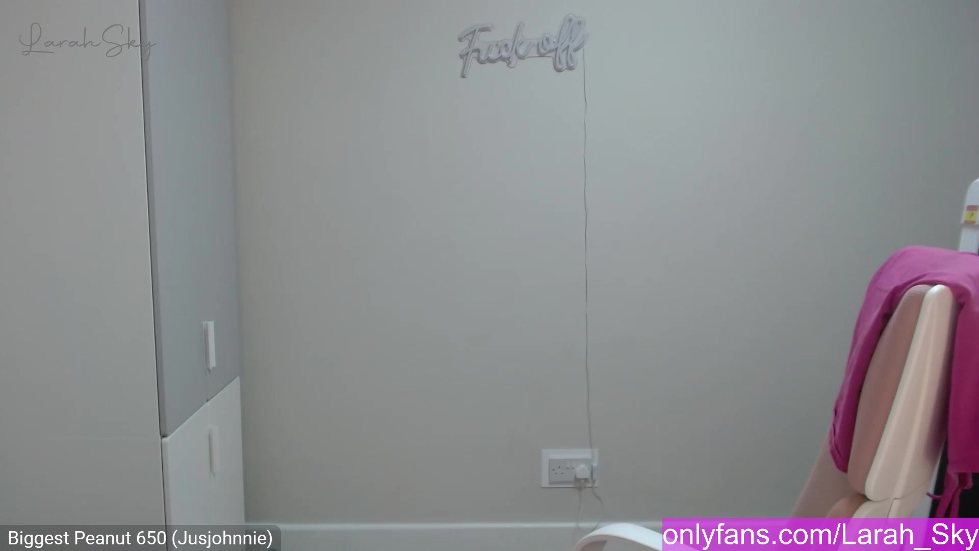 Gallery image thumbnail from Larah_Sky's myfreecams stream on, 02/28/2023, 23:31 image 14 of 20