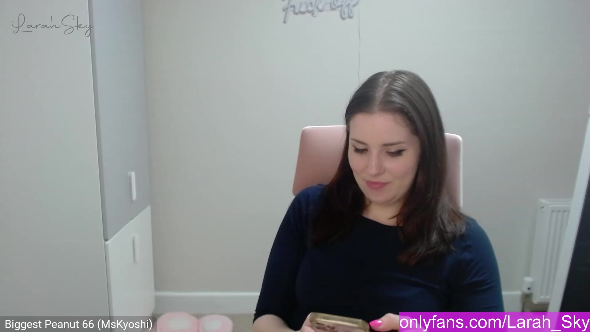 Gallery image thumbnail from Larah_Sky's myfreecams stream on, 03/02/2023, 24:36 image 4 of 20