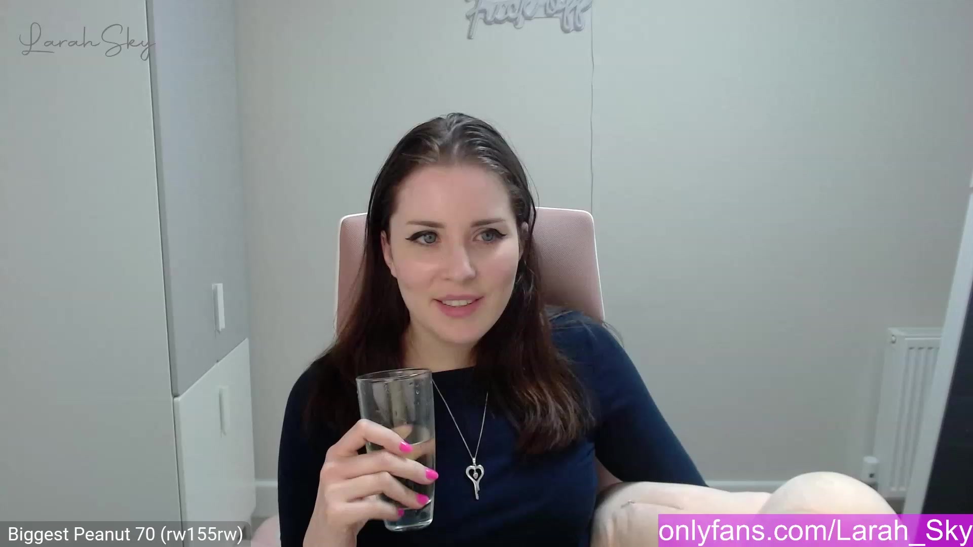 Gallery image thumbnail from Larah_Sky's myfreecams stream on, 03/02/2023, 24:36 image 16 of 20
