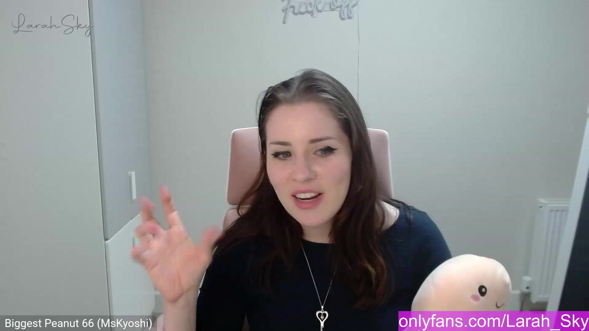 Gallery image thumbnail from Larah_Sky's myfreecams stream on, 03/02/2023, 24:36 image 10 of 20