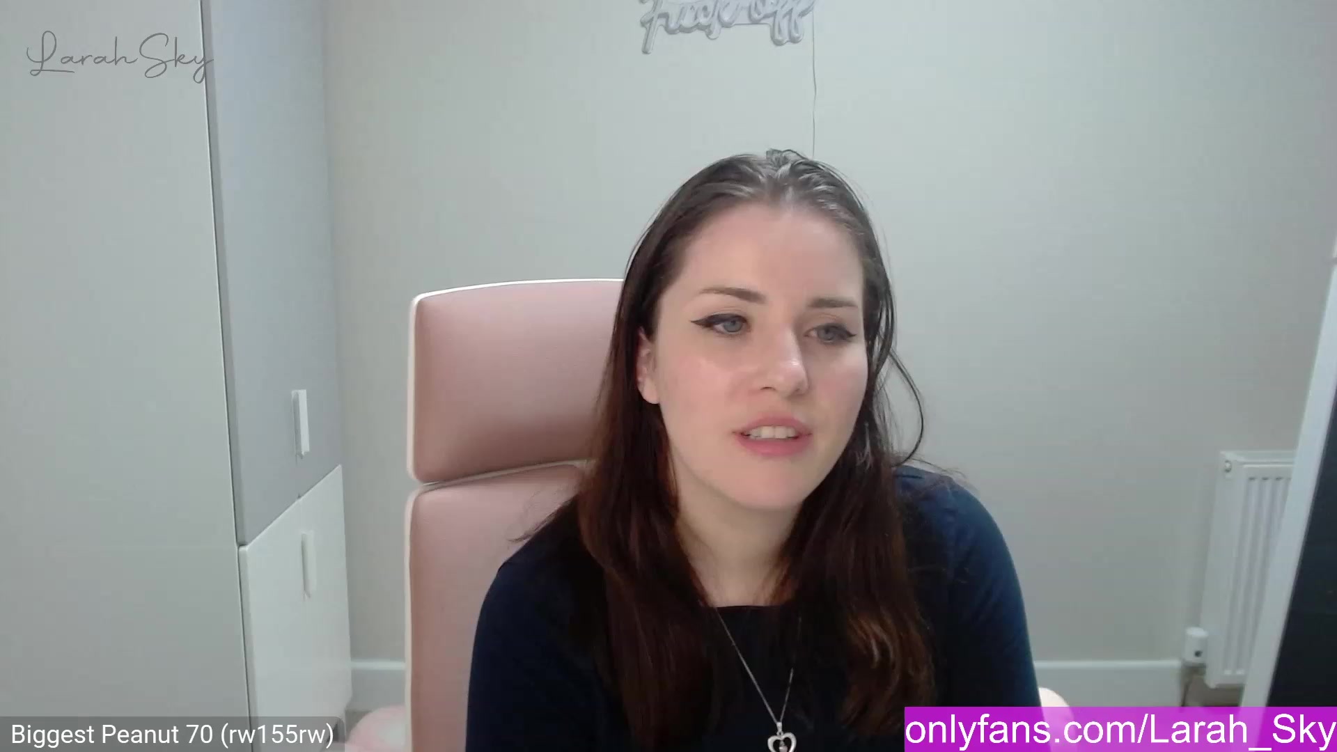 Gallery image thumbnail from Larah_Sky's myfreecams stream on, 03/02/2023, 24:36 image 17 of 20