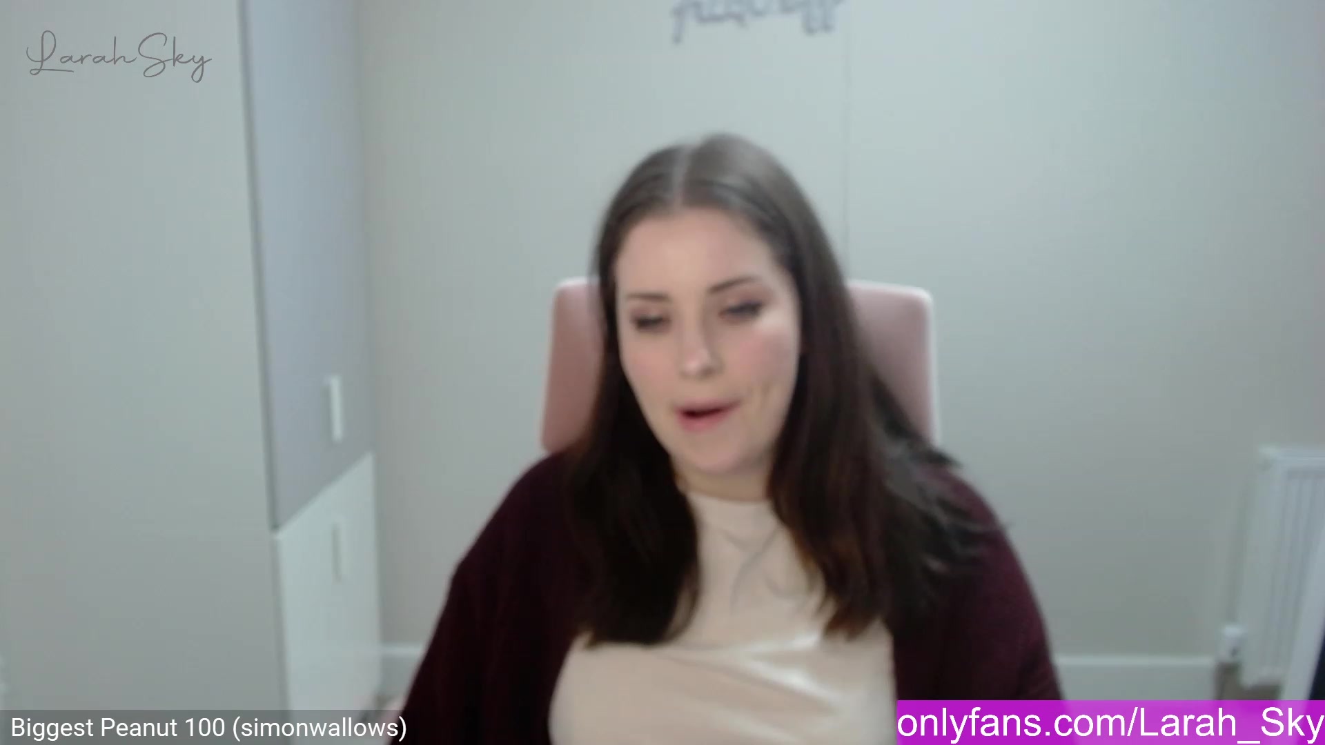 Gallery image thumbnail from Larah_Sky's myfreecams stream on, 03/02/2023, 22:17 image 17 of 20