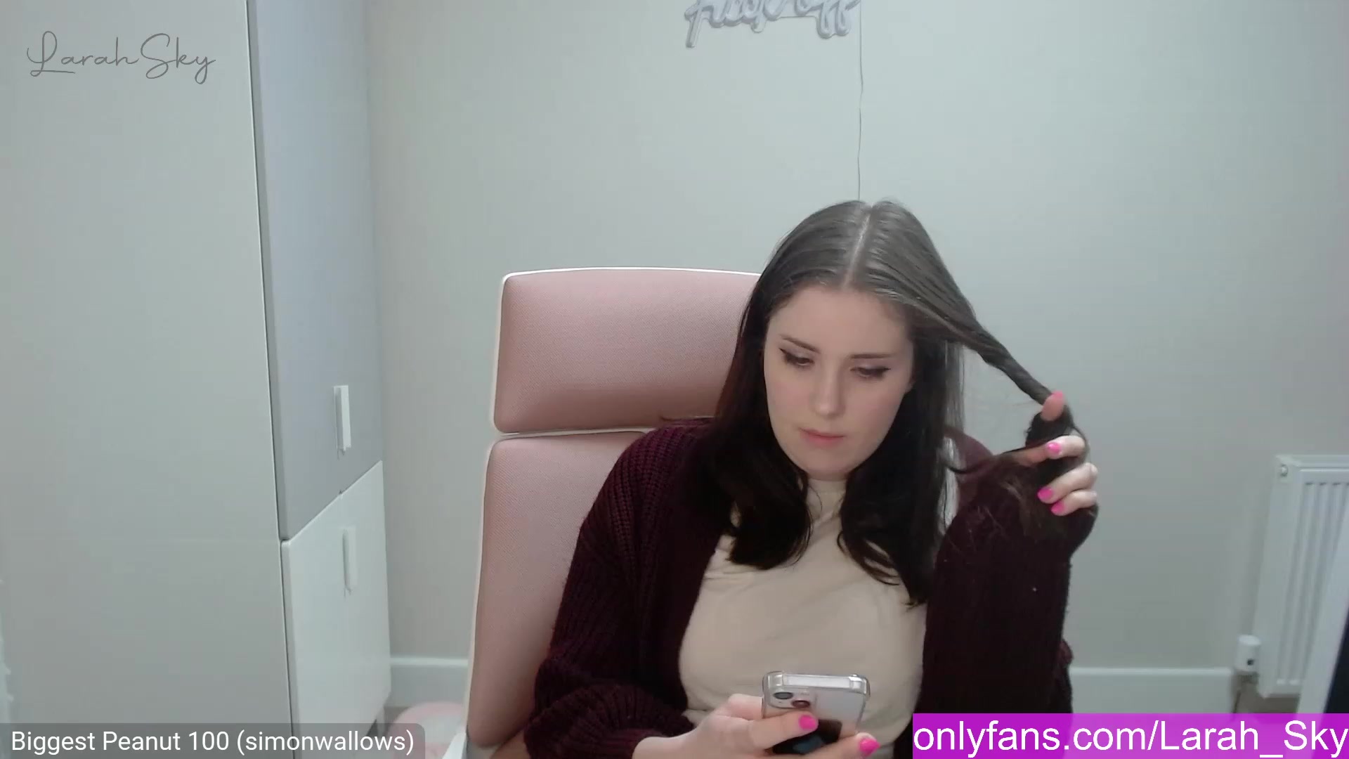 Gallery image thumbnail from Larah_Sky's myfreecams stream on, 03/02/2023, 22:17 image 20 of 20