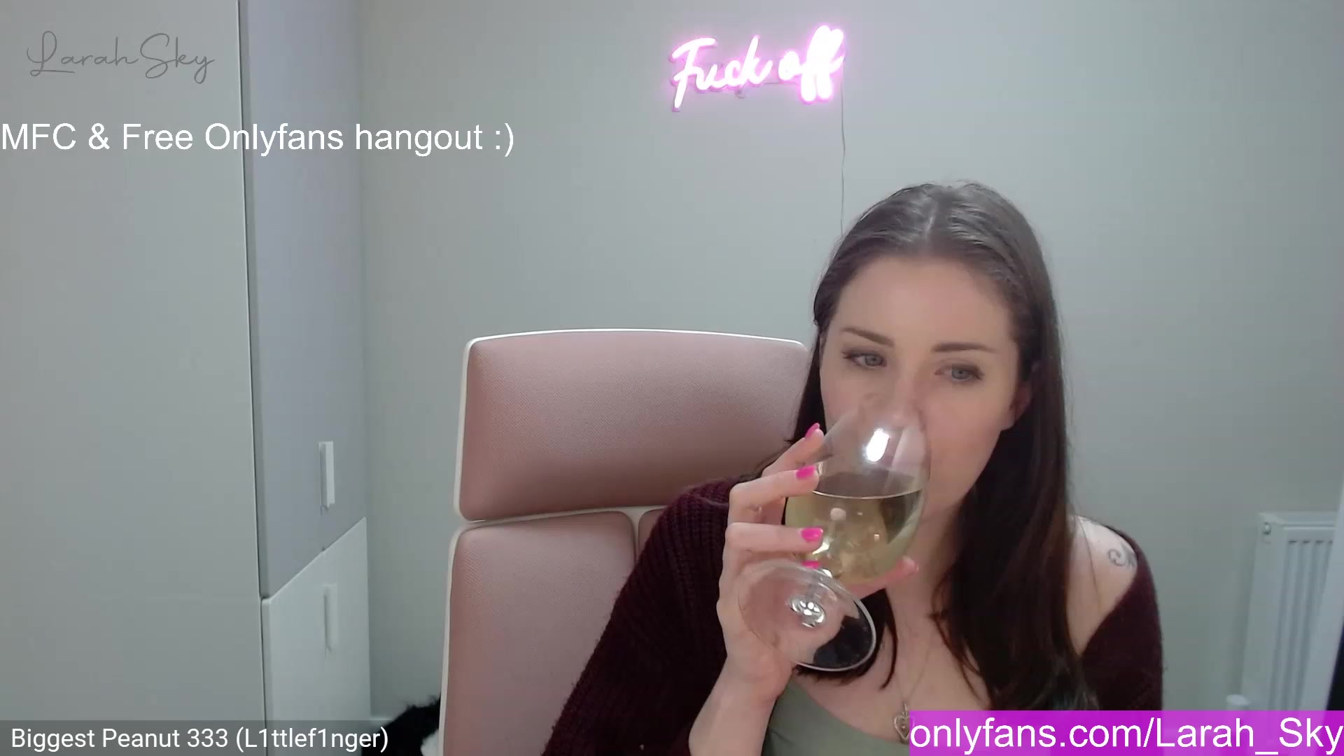 Gallery image thumbnail from Larah_Sky's myfreecams stream on, 03/03/2023, 22:44 image 16 of 20