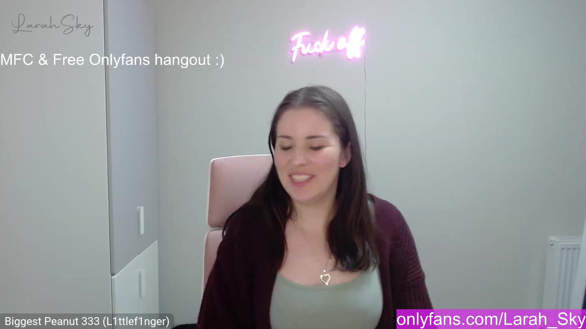 Gallery image thumbnail from Larah_Sky's myfreecams stream on, 03/03/2023, 22:44 image 15 of 20