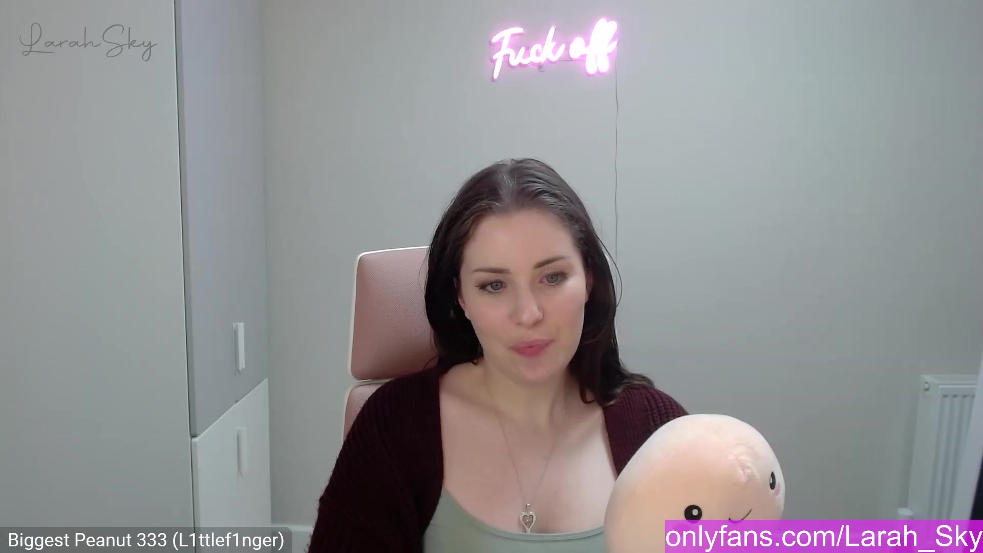 Gallery image thumbnail from Larah_Sky's myfreecams stream on, 03/03/2023, 23:33 image 10 of 20