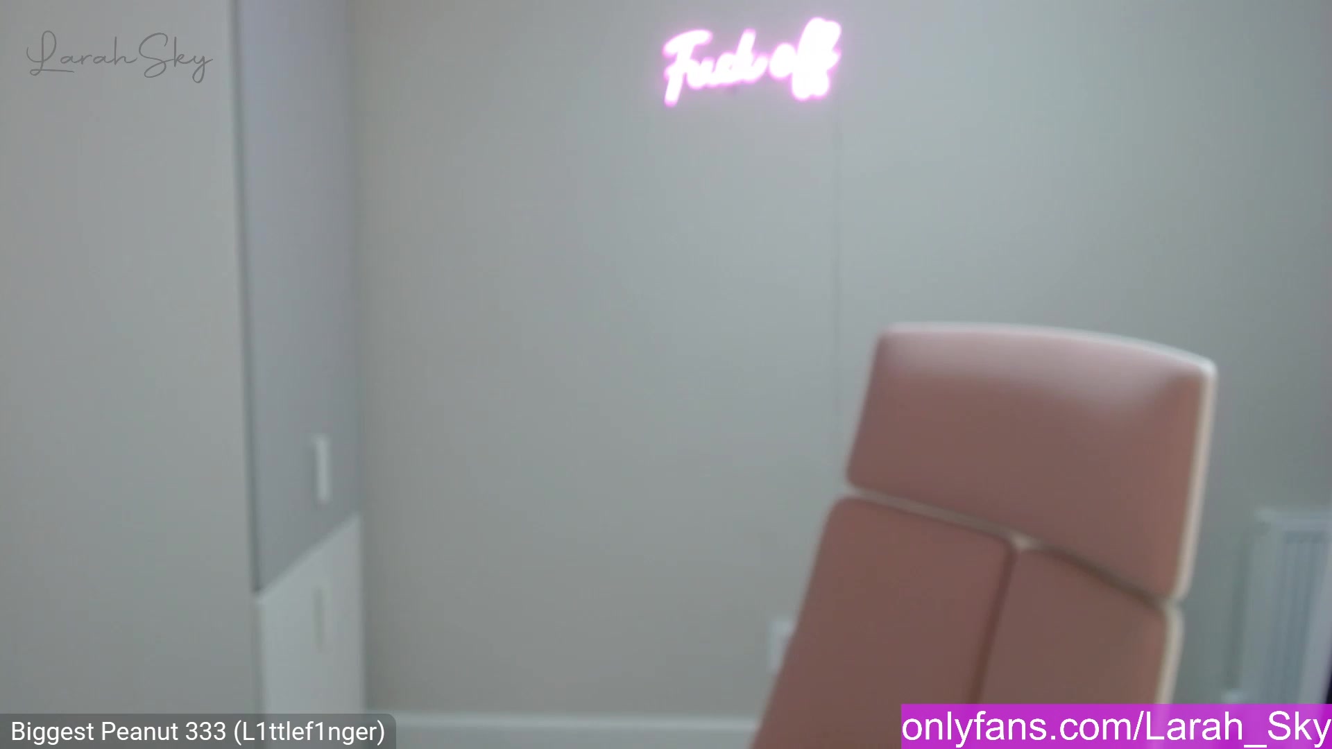 Gallery image thumbnail from Larah_Sky's myfreecams stream on, 03/03/2023, 23:33 image 6 of 20
