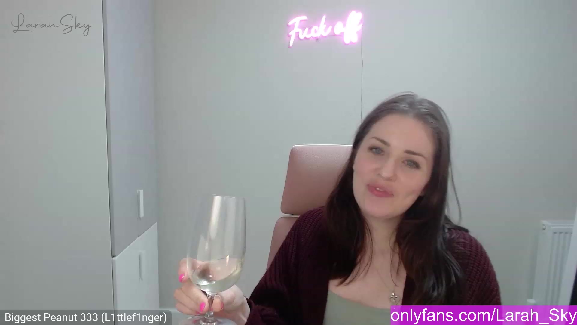 Gallery image thumbnail from Larah_Sky's myfreecams stream on, 03/03/2023, 23:33 image 7 of 20
