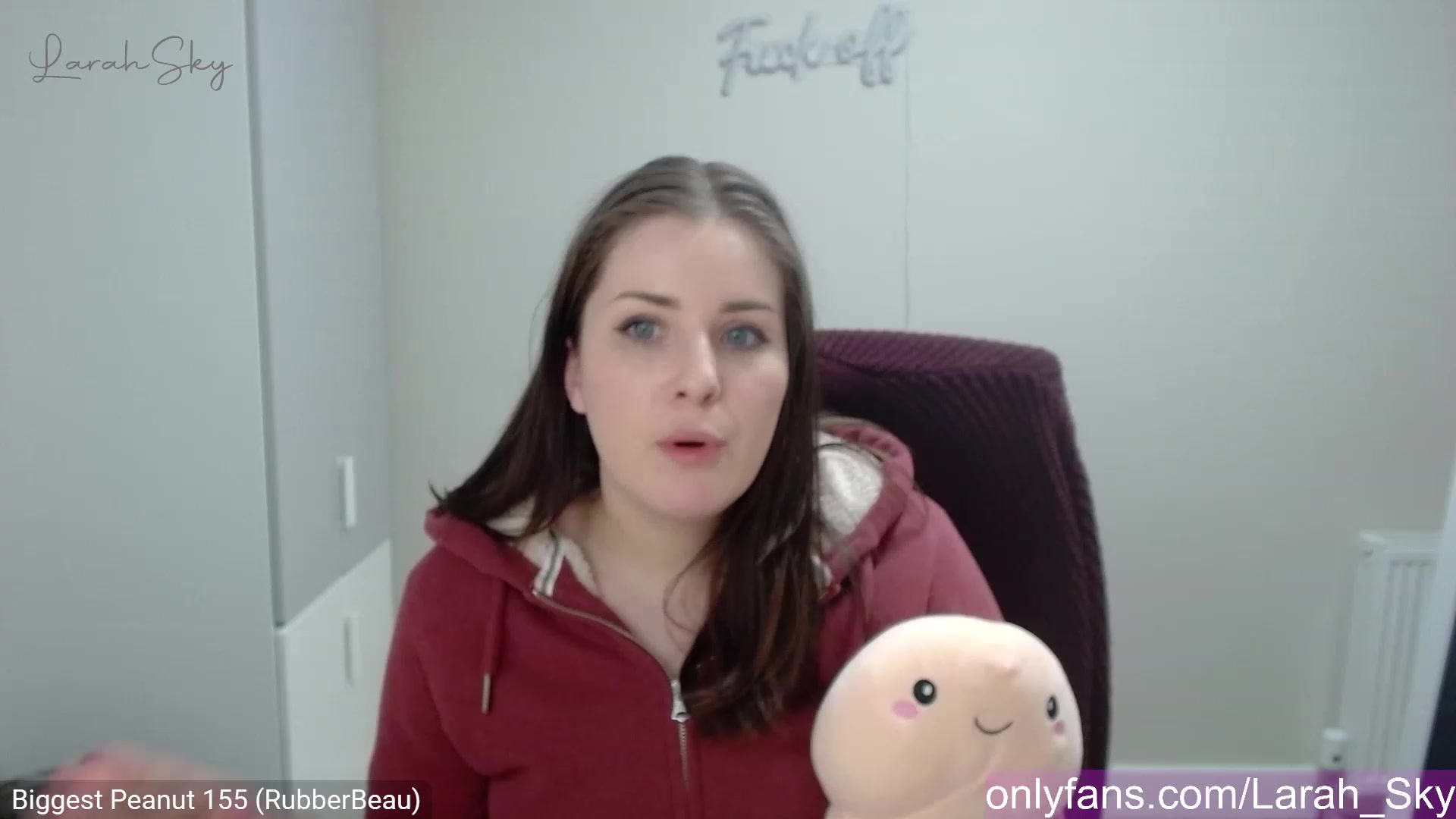 Gallery image thumbnail from Larah_Sky's myfreecams stream on, 03/08/2023, 24:09 image 3 of 20