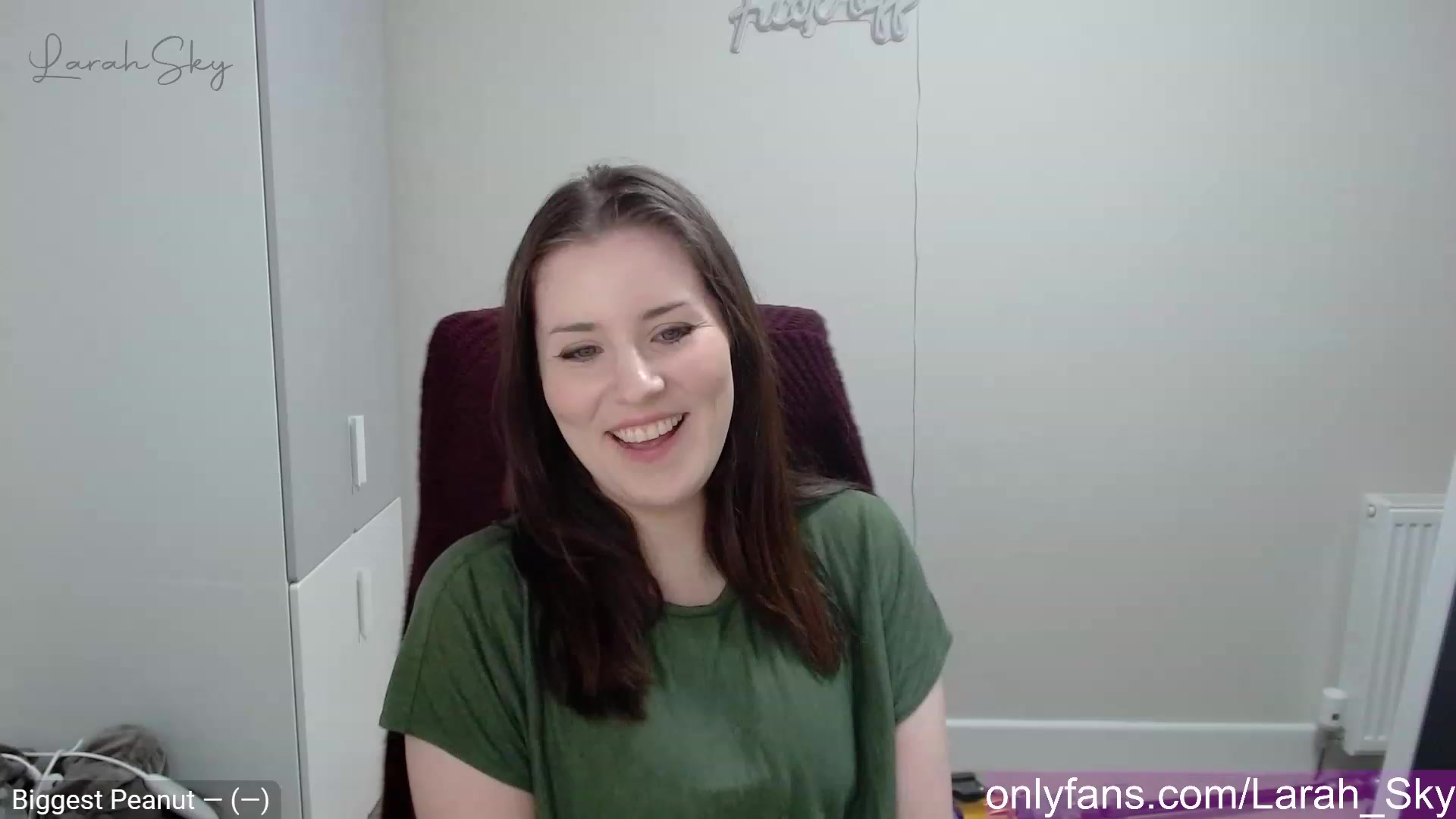 Gallery image thumbnail from Larah_Sky's myfreecams stream on, 03/10/2023, 23:16 image 4 of 20