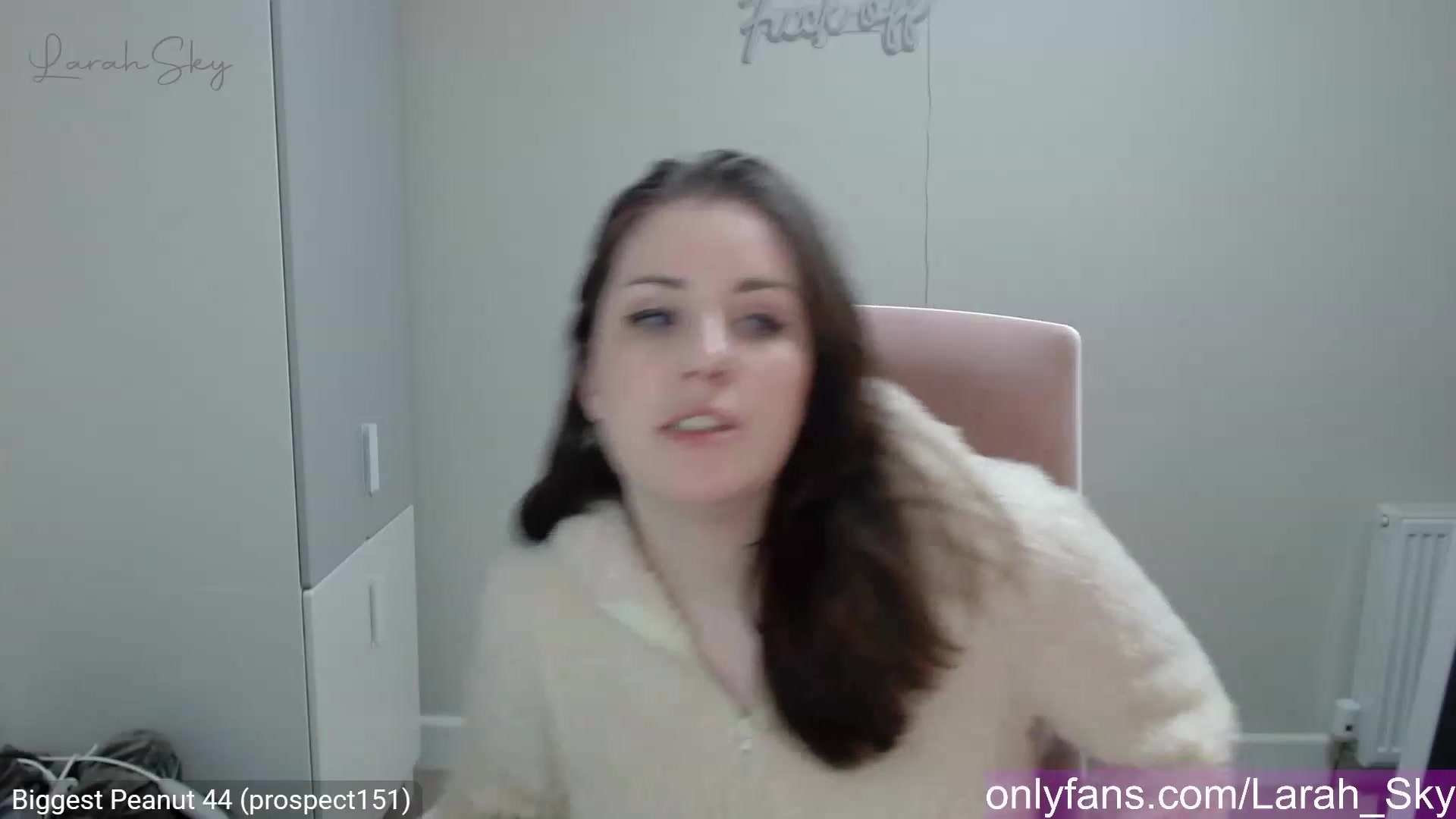 Gallery image thumbnail from Larah_Sky's myfreecams stream on, 03/11/2023, 20:55 image 13 of 20