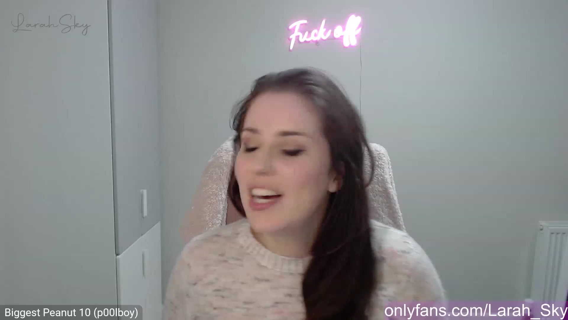 Gallery image thumbnail from Larah_Sky's myfreecams stream on, 03/12/2023, 23:27 image 14 of 20