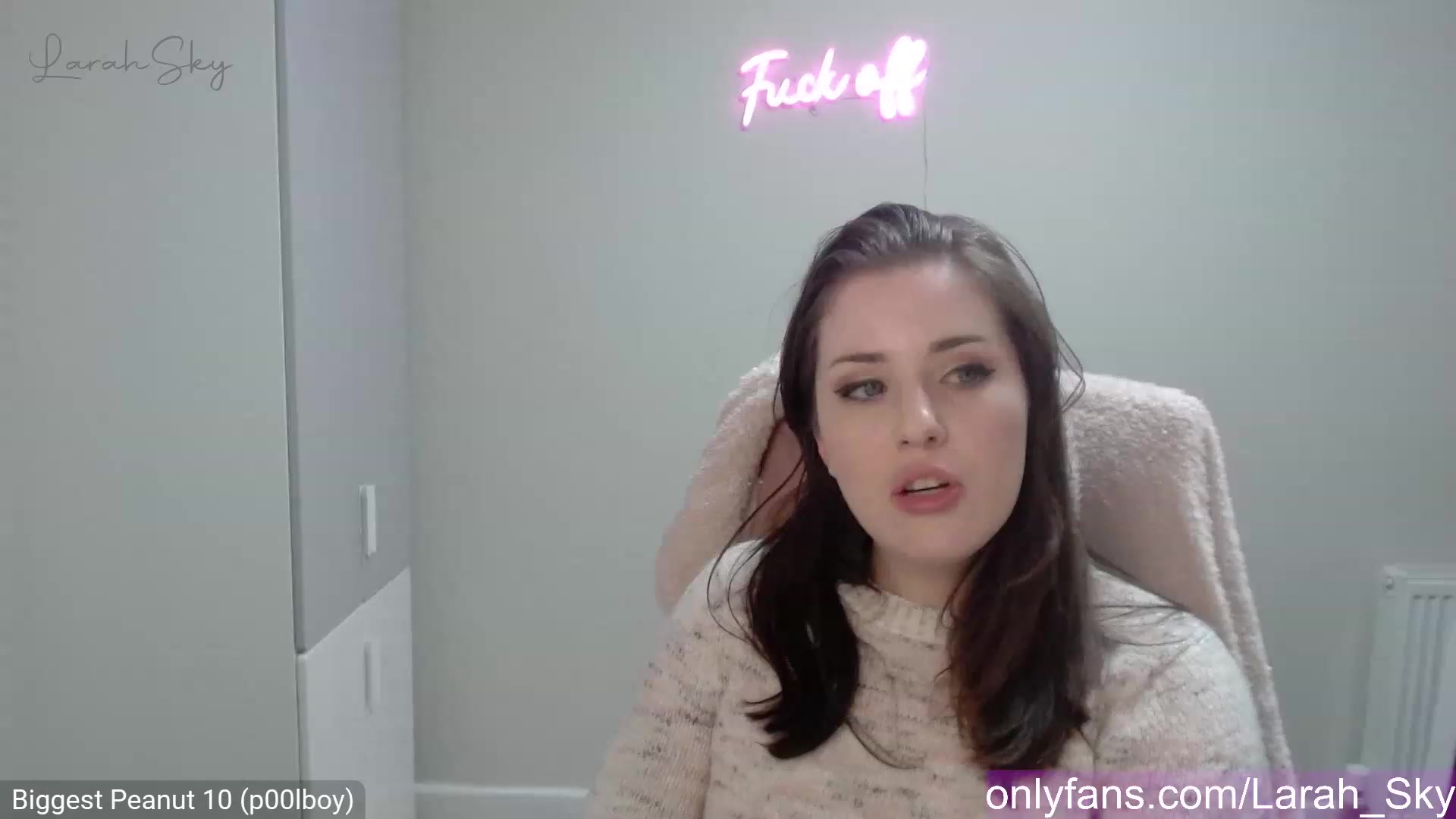 Gallery image thumbnail from Larah_Sky's myfreecams stream on, 03/12/2023, 23:27 image 8 of 20