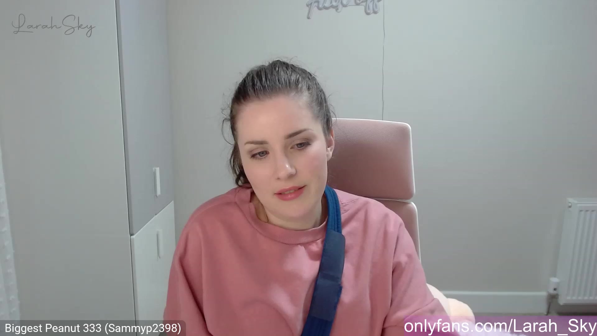 Gallery image thumbnail from Larah_Sky's myfreecams stream on, 03/22/2023, 22:52 image 17 of 20