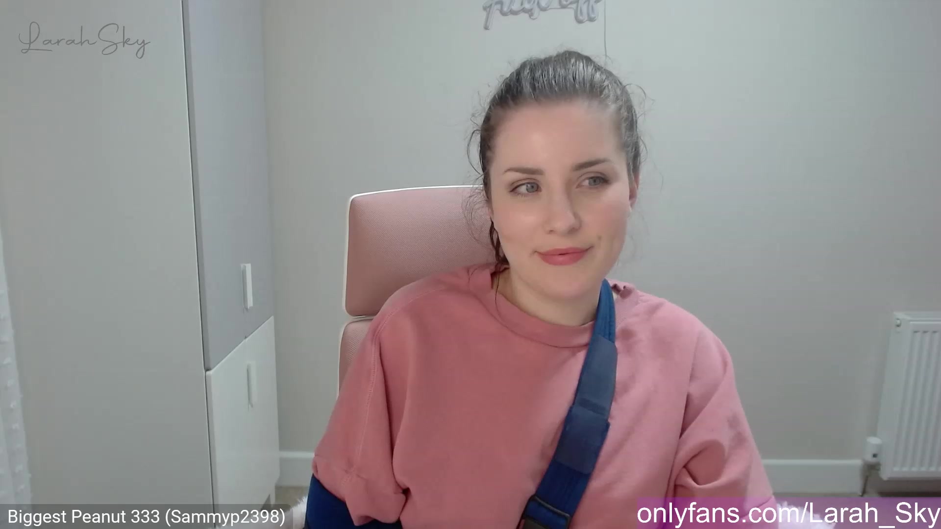 Gallery image thumbnail from Larah_Sky's myfreecams stream on, 03/22/2023, 22:52 image 13 of 20