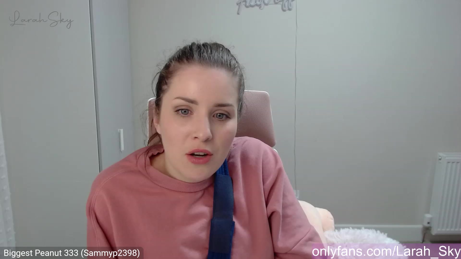 Gallery image thumbnail from Larah_Sky's myfreecams stream on, 03/22/2023, 22:52 image 14 of 20