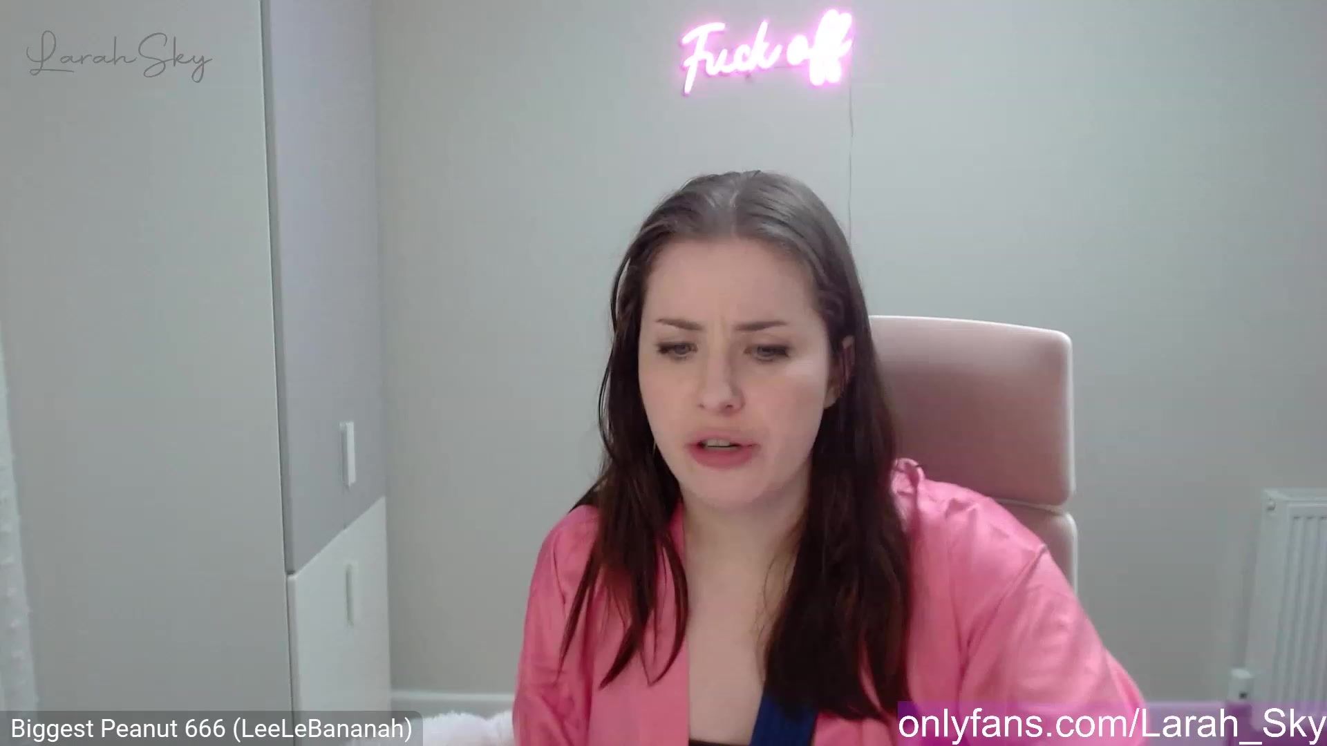Gallery image thumbnail from Larah_Sky's myfreecams stream on, 03/23/2023, 23:17 image 3 of 20