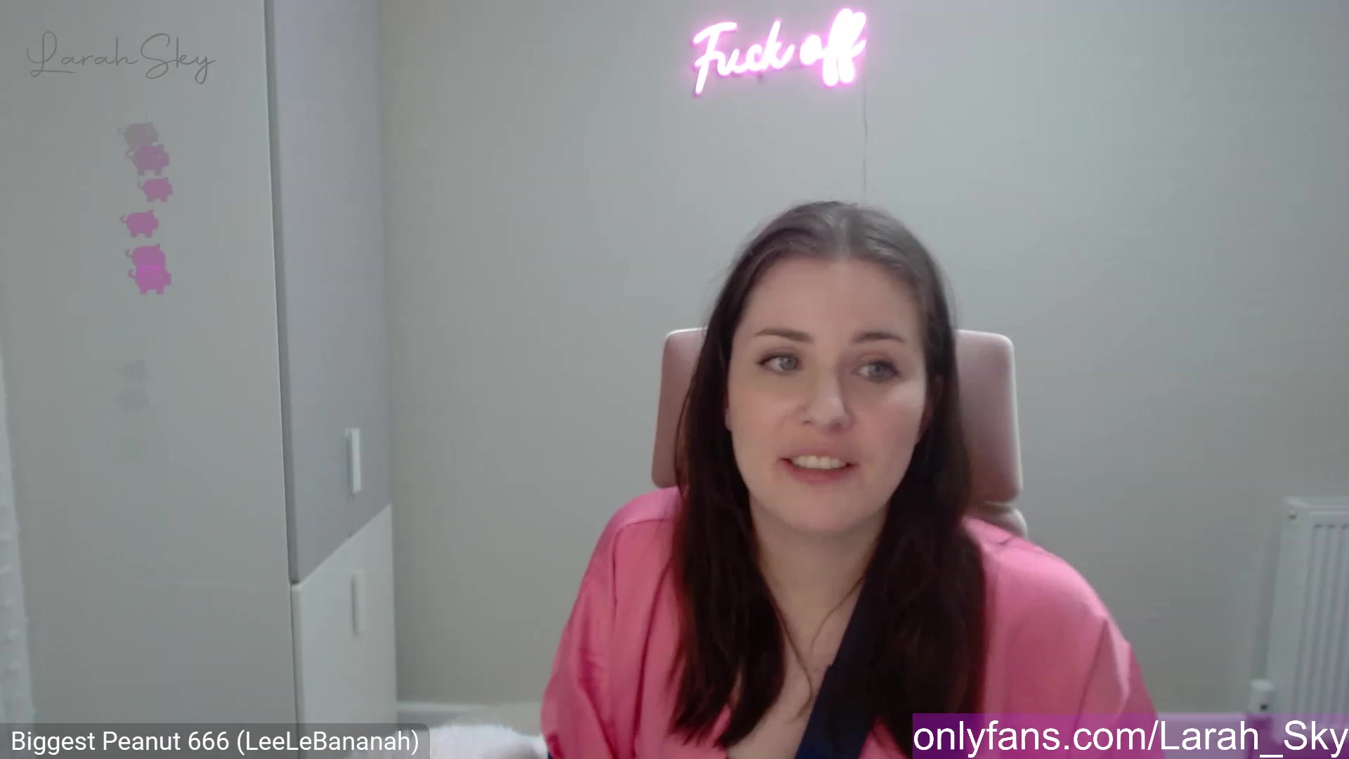 Gallery image thumbnail from Larah_Sky's myfreecams stream on, 03/23/2023, 23:17 image 7 of 20