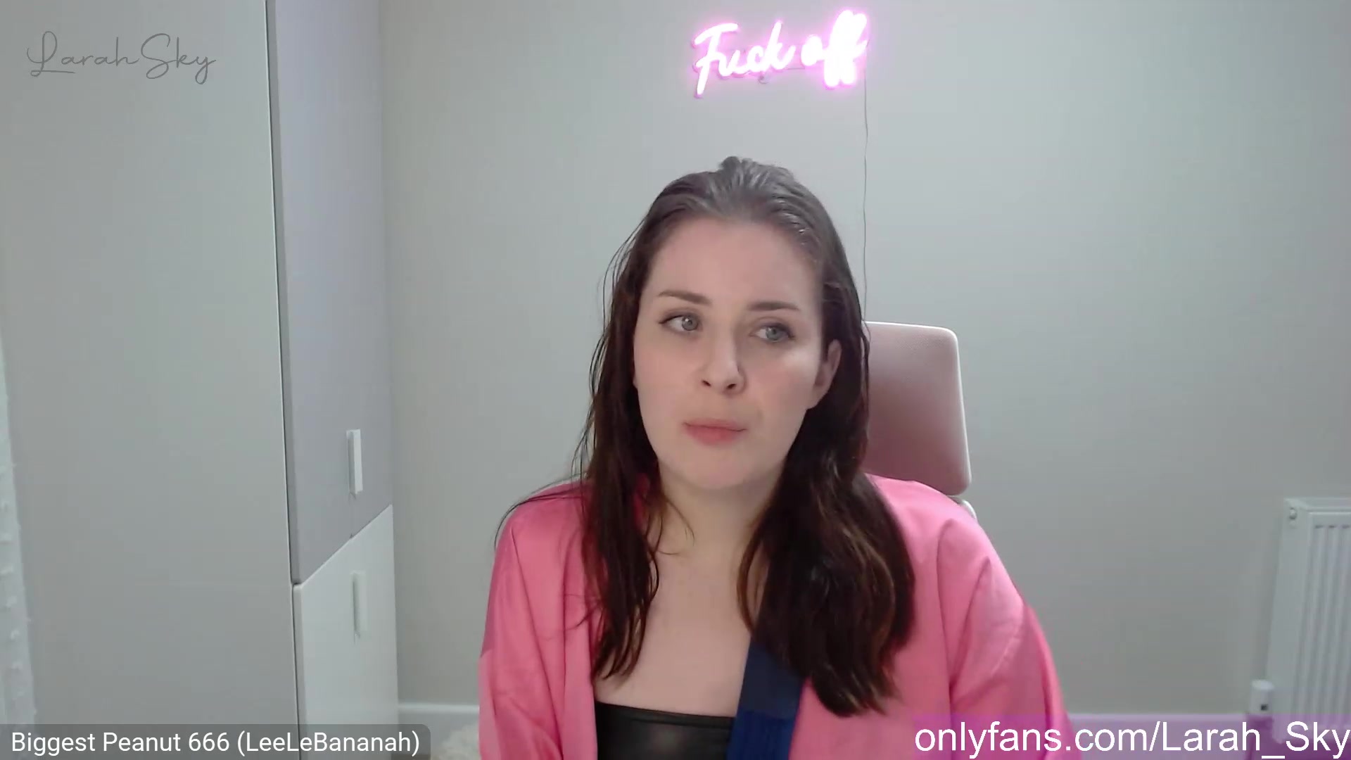Gallery image thumbnail from Larah_Sky's myfreecams stream on, 03/23/2023, 23:17 image 19 of 20