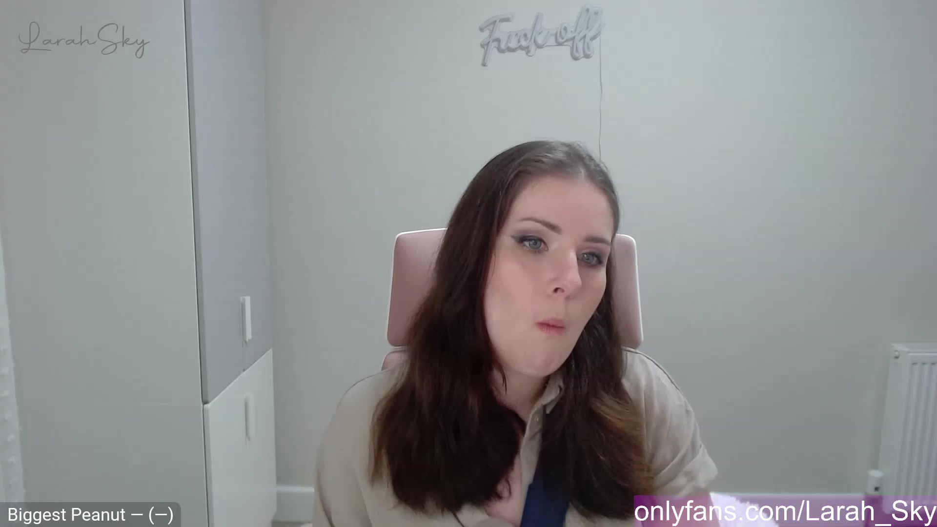 Gallery image thumbnail from Larah_Sky's myfreecams stream on, 03/24/2023, 17:55 image 1 of 20