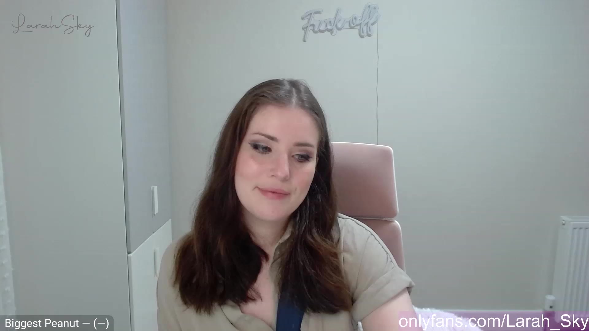 Gallery image thumbnail from Larah_Sky's myfreecams stream on, 03/24/2023, 17:55 image 3 of 20