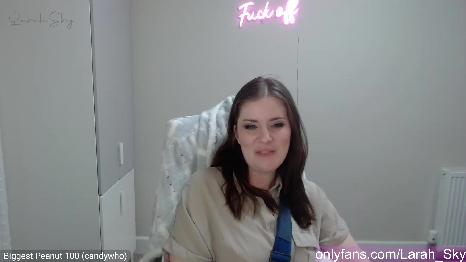 Gallery image thumbnail from Larah_Sky's myfreecams stream on, 03/24/2023, 20:18 image 19 of 20