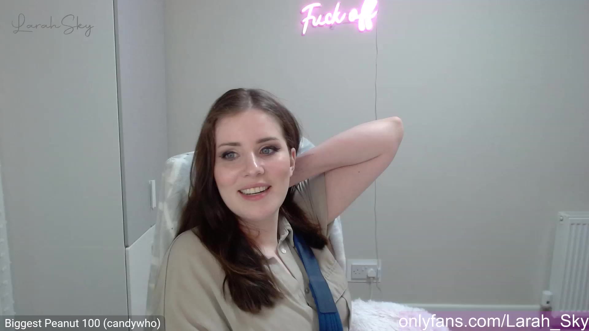 Gallery image thumbnail from Larah_Sky's myfreecams stream on, 03/24/2023, 20:18 image 18 of 20