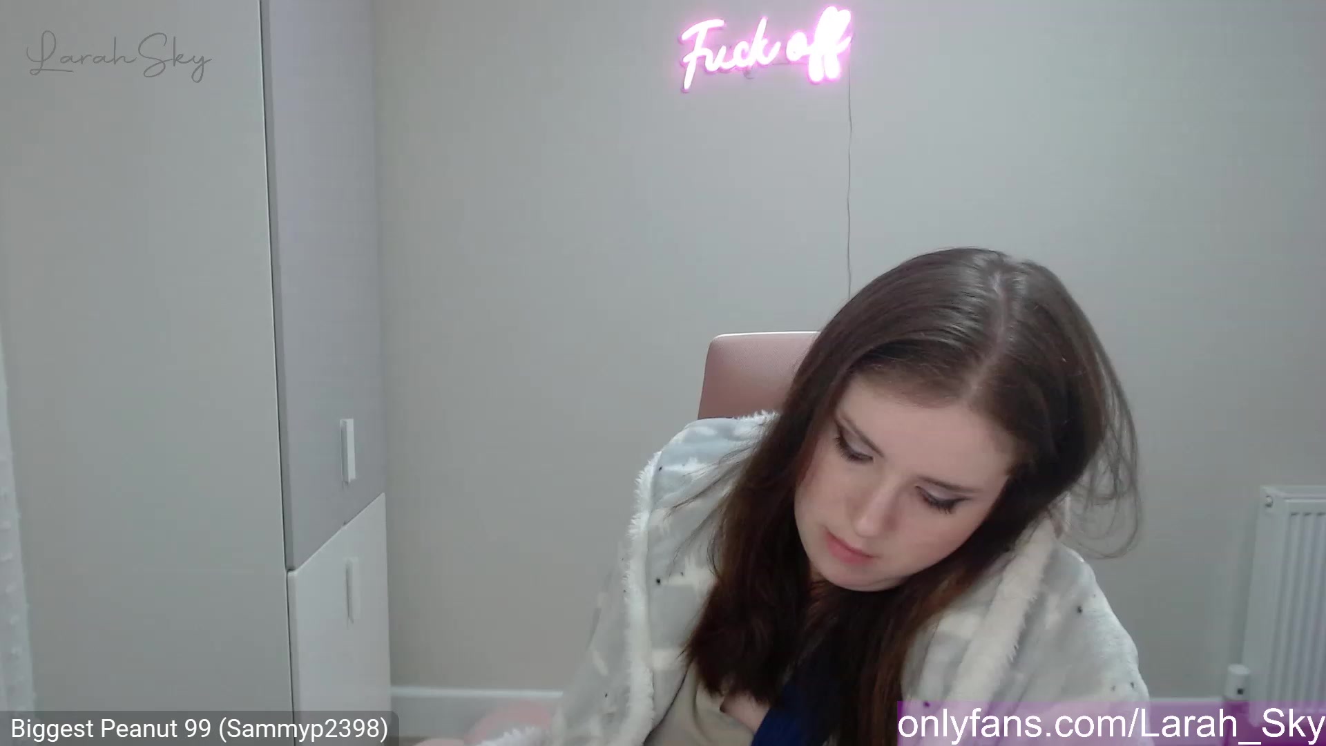 Gallery image thumbnail from Larah_Sky's myfreecams stream on, 03/24/2023, 20:18 image 7 of 20