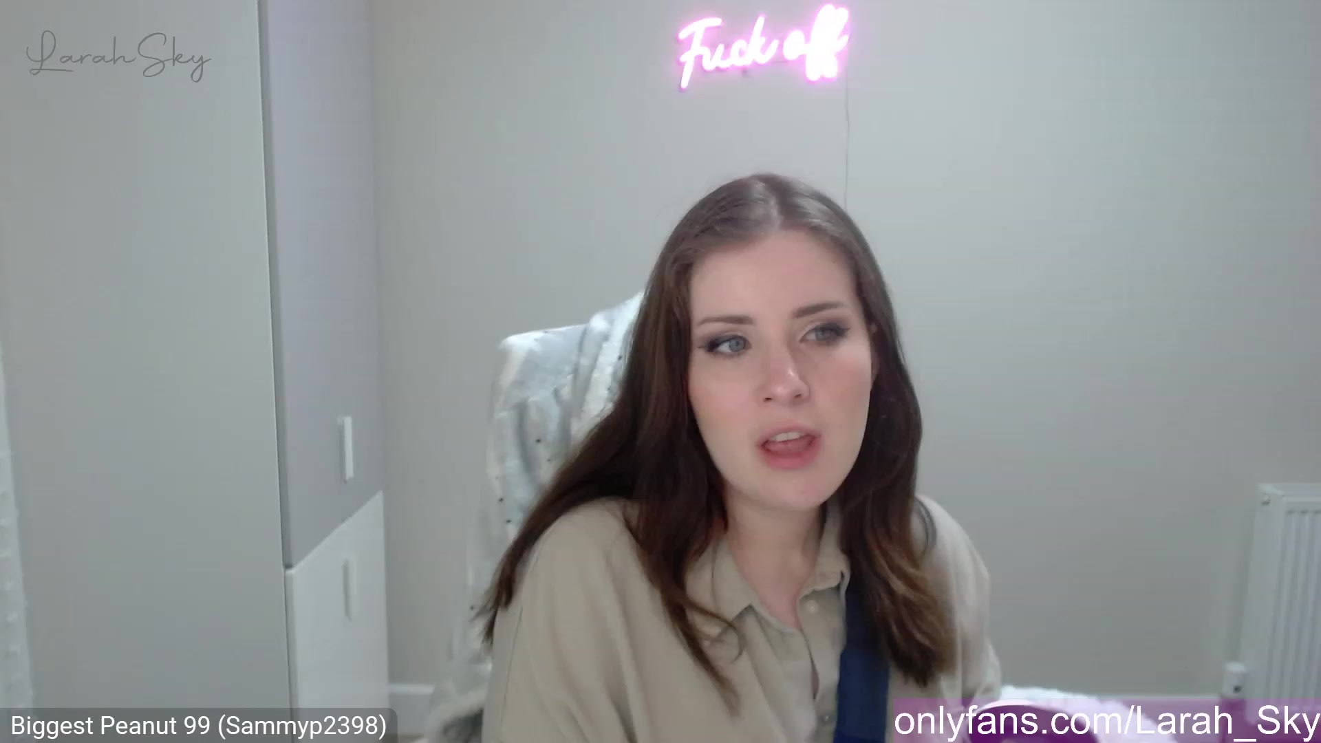 Gallery image thumbnail from Larah_Sky's myfreecams stream on, 03/24/2023, 20:18 image 8 of 20
