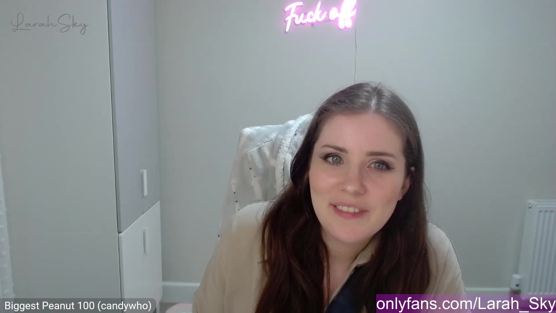 Gallery image thumbnail from Larah_Sky's myfreecams stream on, 03/24/2023, 23:13 image 16 of 20