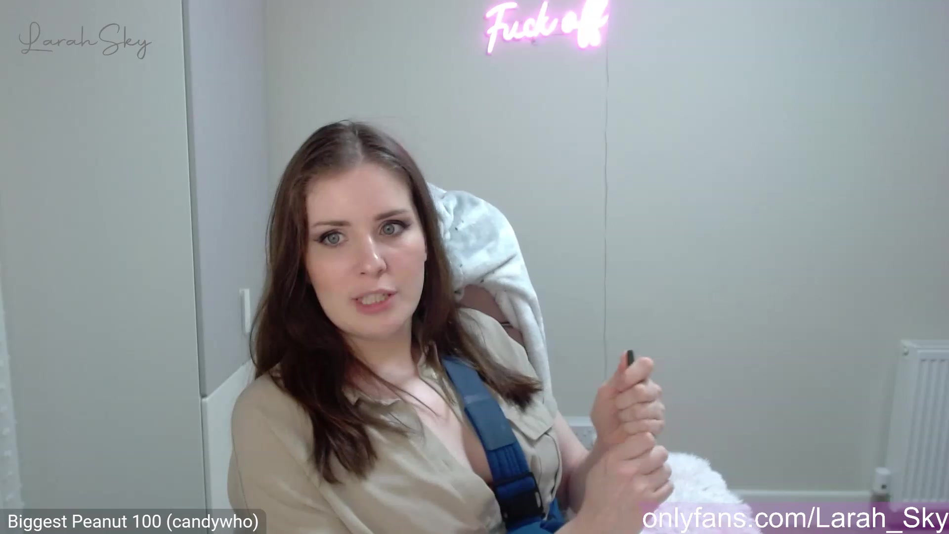 Gallery image thumbnail from Larah_Sky's myfreecams stream on, 03/24/2023, 23:13 image 8 of 20