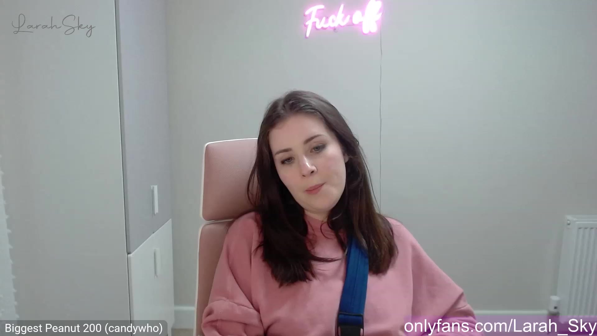 Gallery image thumbnail from Larah_Sky's myfreecams stream on, 03/26/2023, 22:23 image 20 of 20