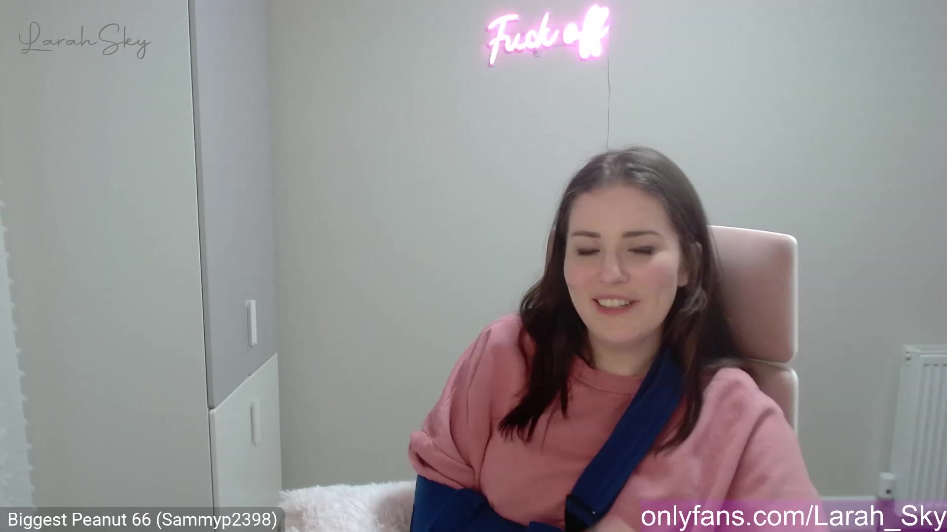 Gallery image thumbnail from Larah_Sky's myfreecams stream on, 03/26/2023, 22:23 image 2 of 20