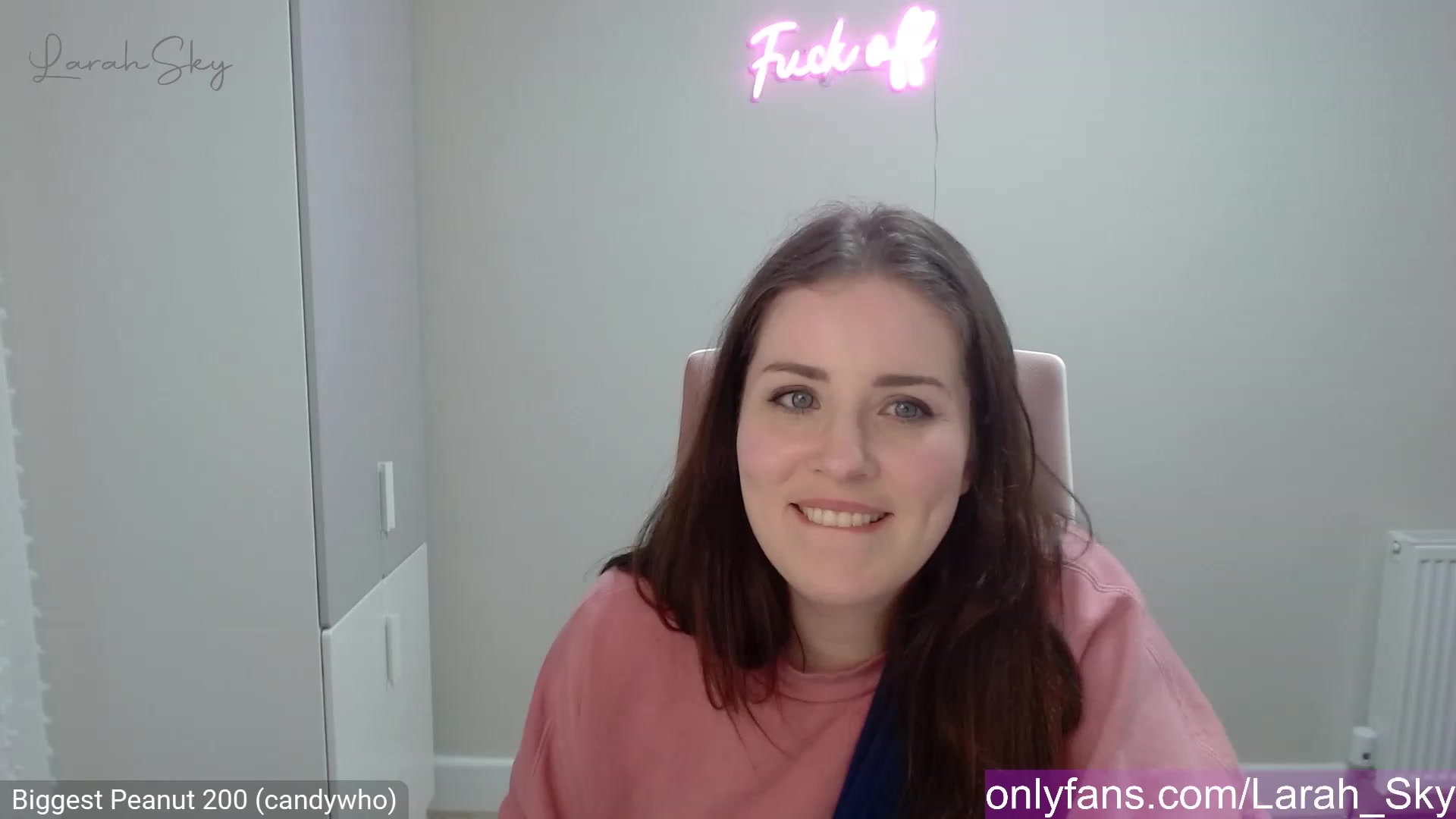 Gallery image thumbnail from Larah_Sky's myfreecams stream on, 03/26/2023, 22:23 image 15 of 20