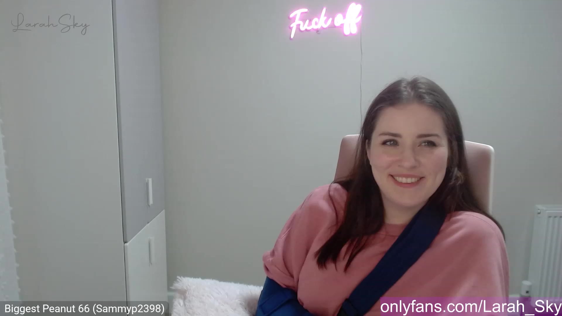 Gallery image thumbnail from Larah_Sky's myfreecams stream on, 03/26/2023, 22:23 image 1 of 20