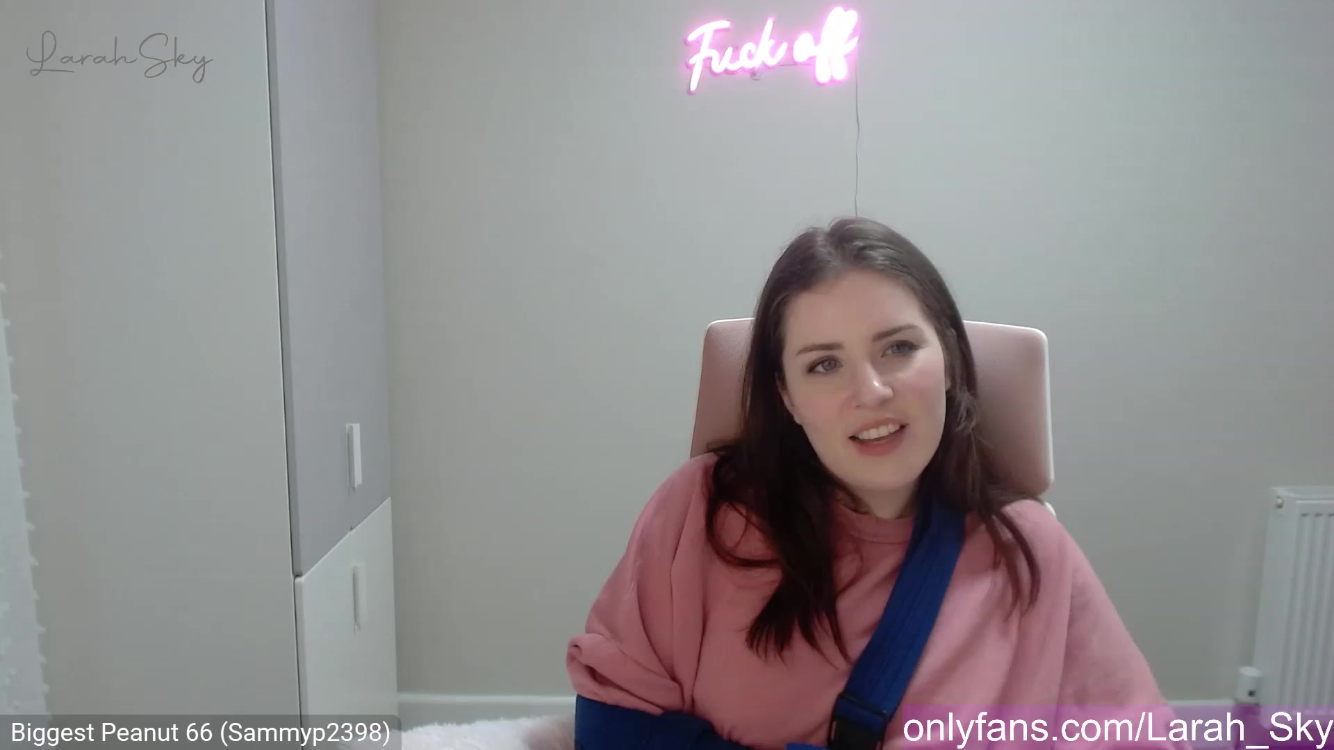 Gallery image thumbnail from Larah_Sky's myfreecams stream on, 03/26/2023, 22:23 image 3 of 20