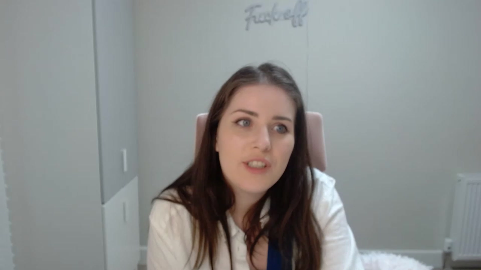 Gallery image thumbnail from Larah_Sky's myfreecams stream on, 03/27/2023, 20:52 image 2 of 20