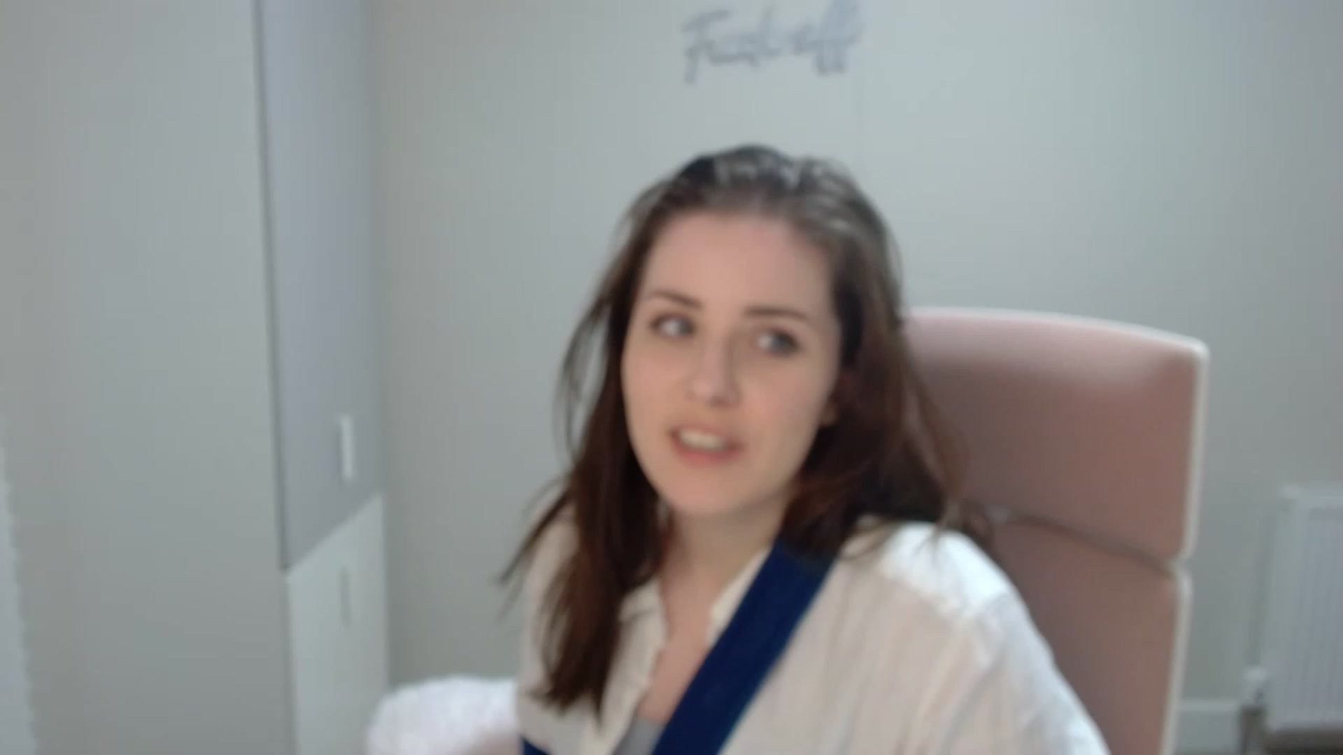 Gallery image thumbnail from Larah_Sky's myfreecams stream on, 03/27/2023, 20:52 image 14 of 20