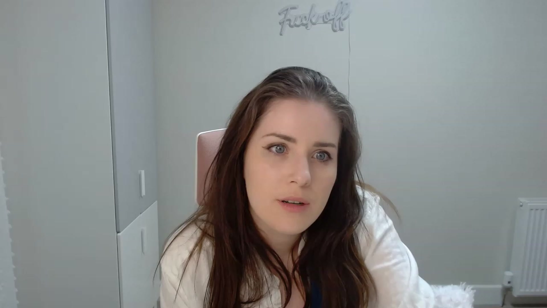 Gallery image thumbnail from Larah_Sky's myfreecams stream on, 03/27/2023, 20:52 image 19 of 20