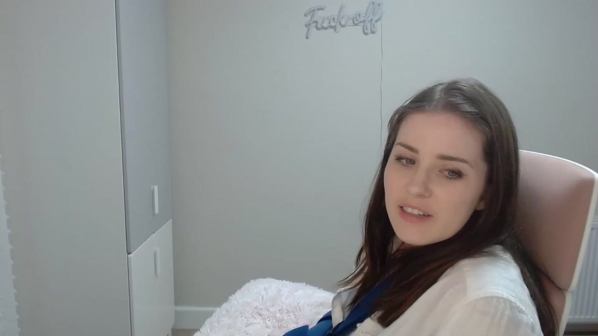 Gallery image thumbnail from Larah_Sky's myfreecams stream on, 03/27/2023, 20:52 image 7 of 20