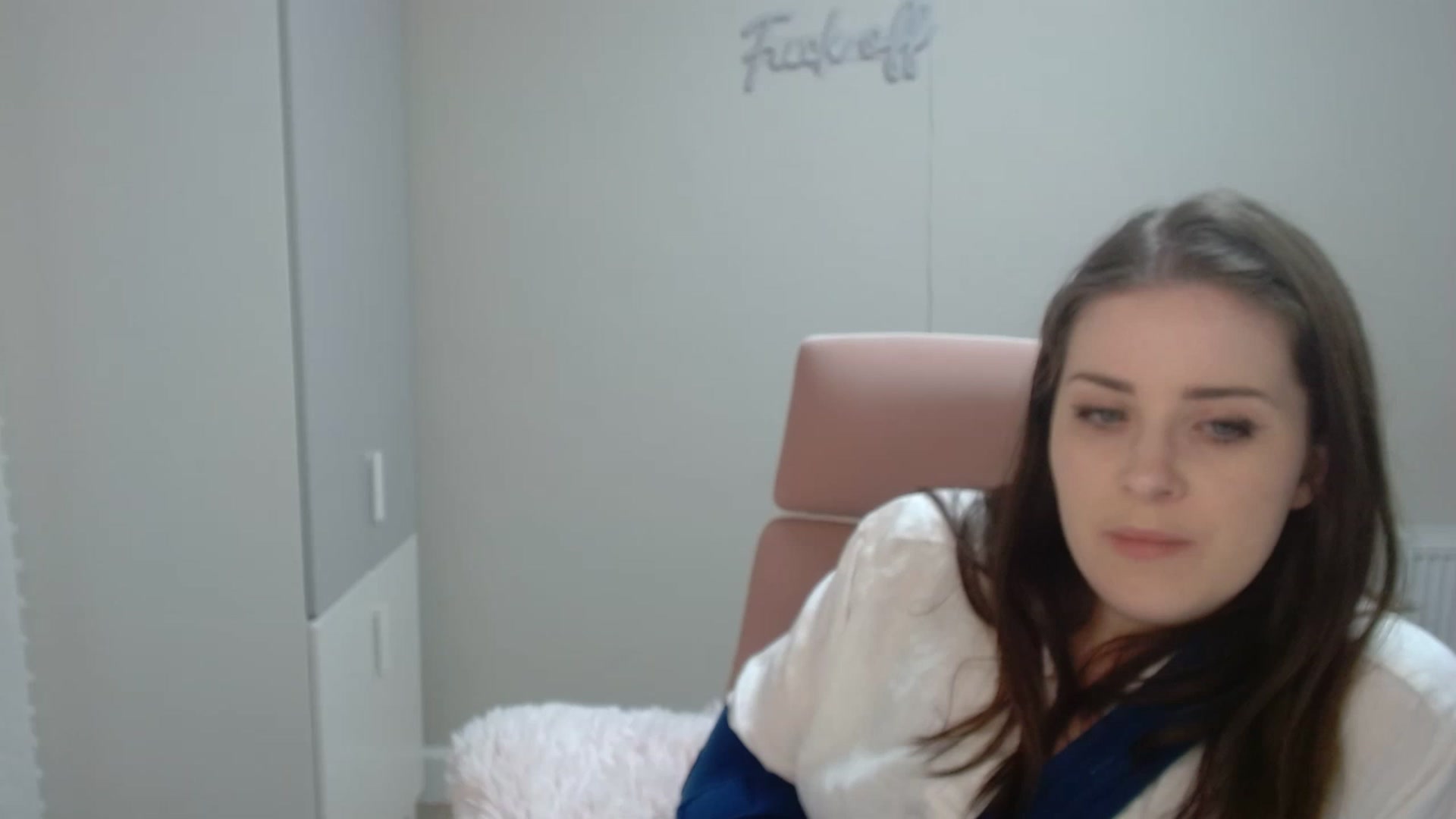 Gallery image thumbnail from Larah_Sky's myfreecams stream on, 03/27/2023, 20:52 image 1 of 20