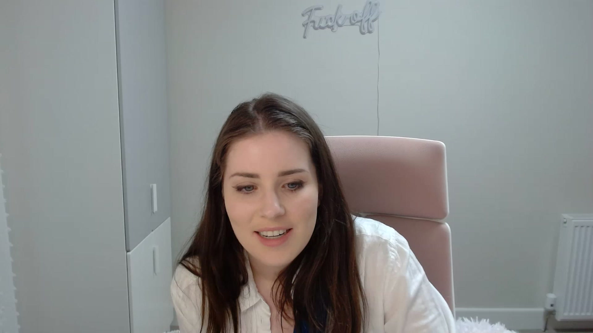 Gallery image thumbnail from Larah_Sky's myfreecams stream on, 03/27/2023, 20:52 image 4 of 20