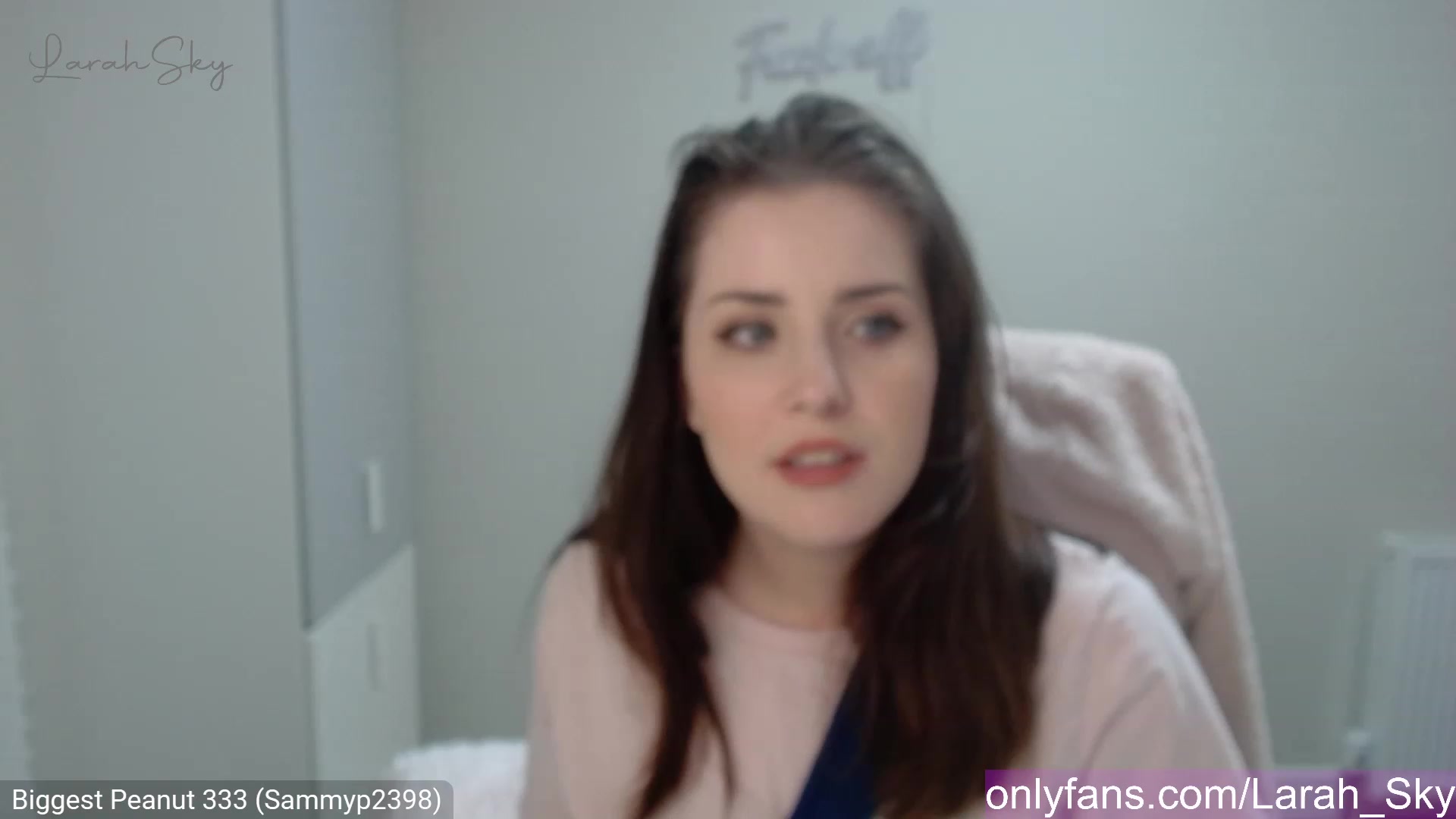 Gallery image thumbnail from Larah_Sky's myfreecams stream on, 03/28/2023, 22:16 image 5 of 20