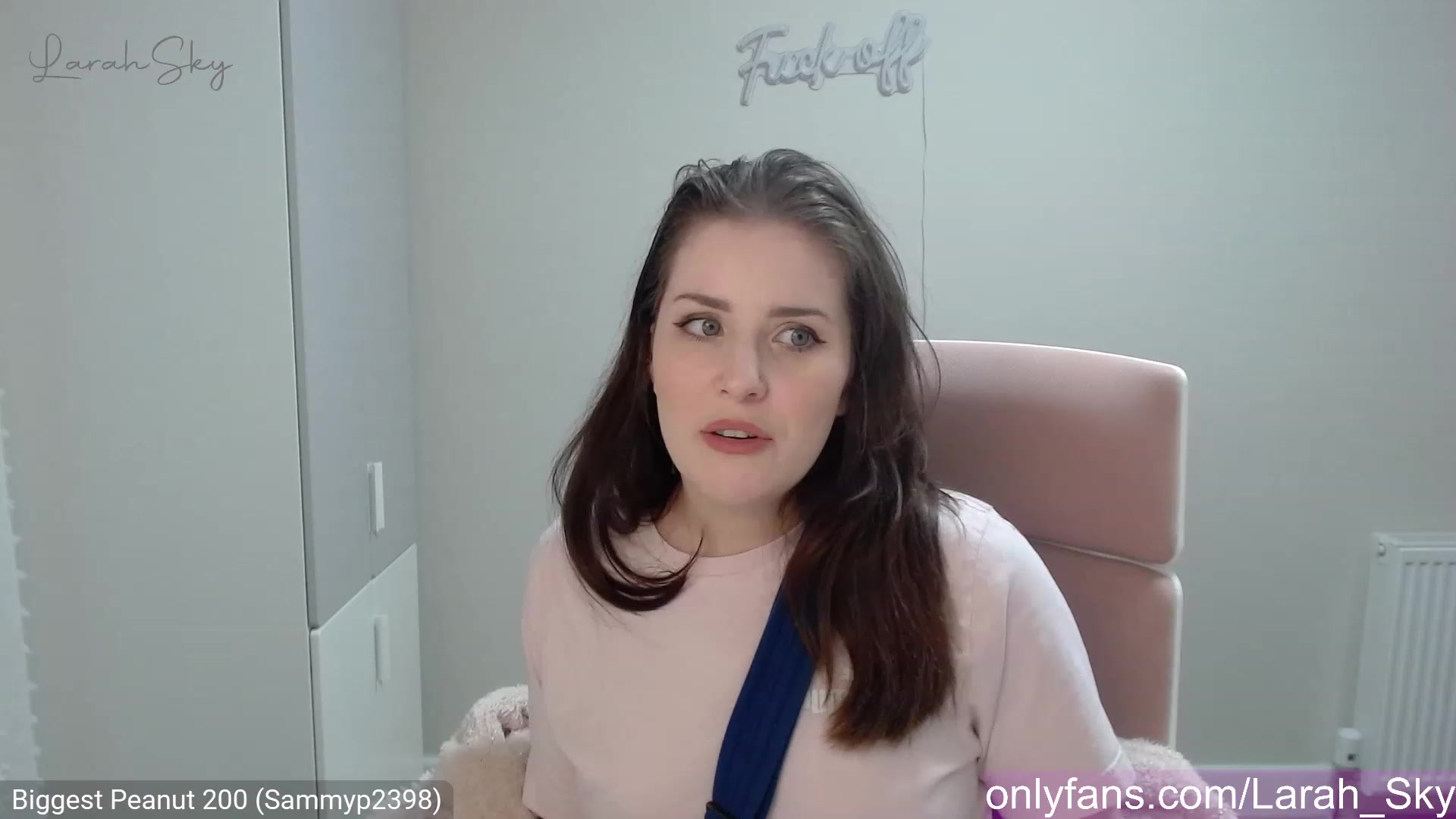 Gallery image thumbnail from Larah_Sky's myfreecams stream on, 03/28/2023, 22:16 image 3 of 20