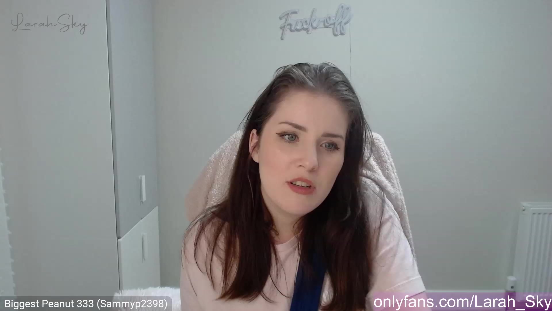 Gallery image thumbnail from Larah_Sky's myfreecams stream on, 03/28/2023, 22:16 image 14 of 20