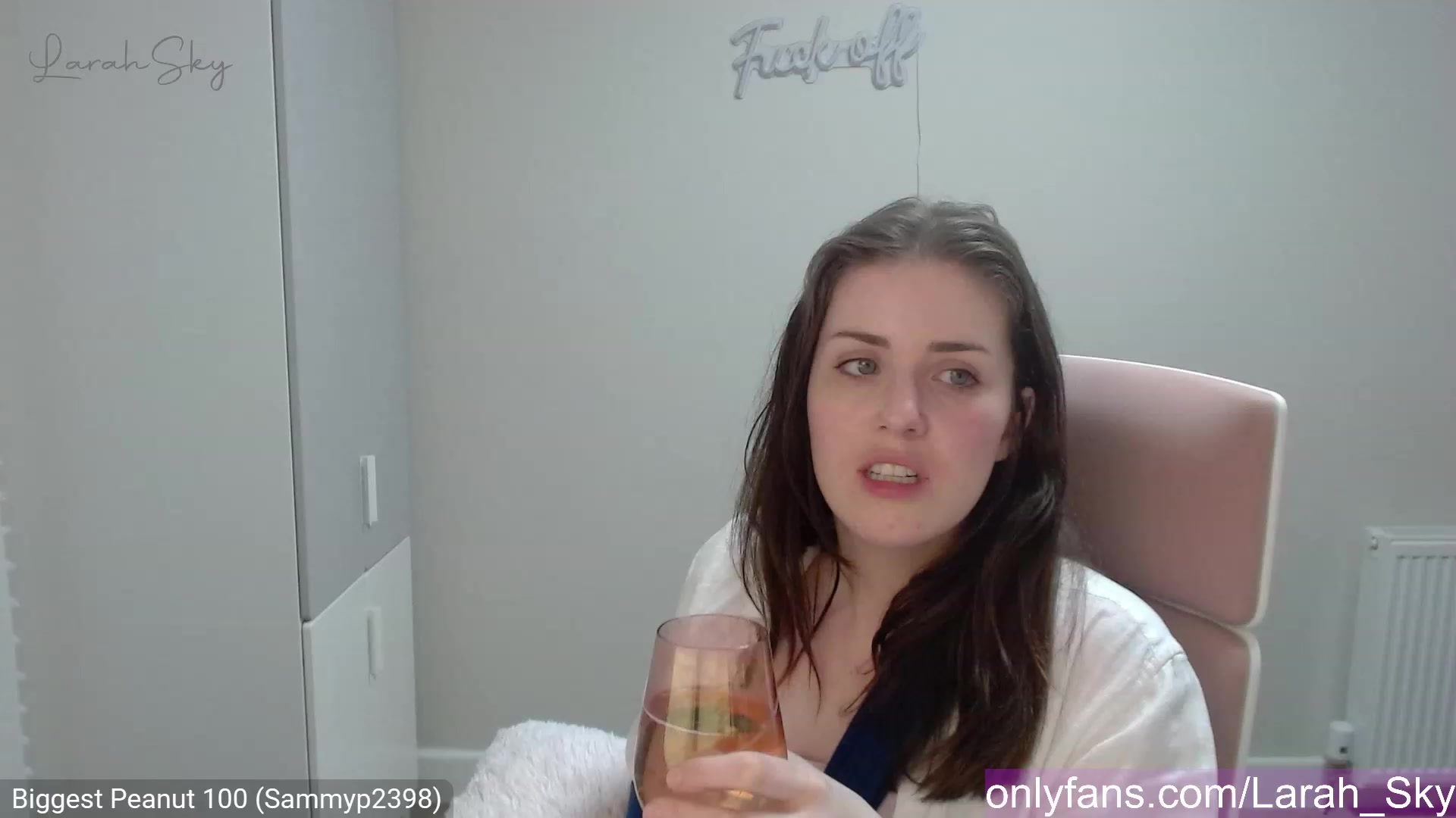 Gallery image thumbnail from Larah_Sky's myfreecams stream on, 03/29/2023, 22:45 image 2 of 20